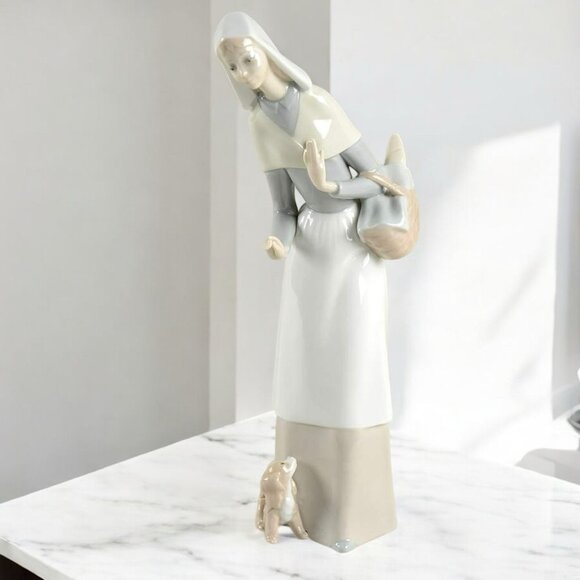 Lladro Figurine 10.5" TALL SHEPHERDESS WITH PUPPY DOG & BREAD BASKET #1034 Mint - Picture 1 of 13